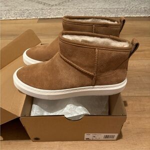 Ugh Alameda Mini Boot
